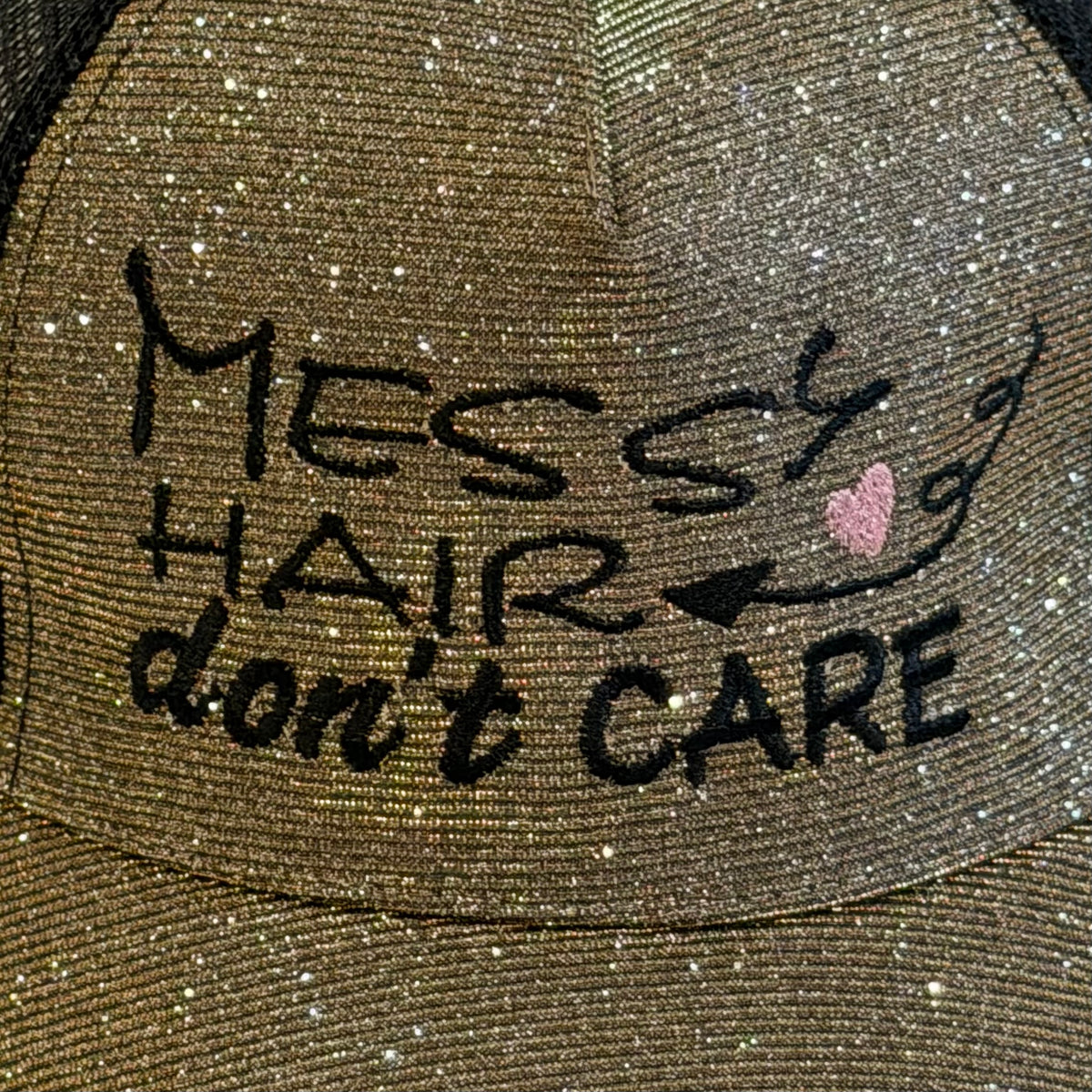 Sparkle Cap Gold „Messy Hair don’t  CARE“
