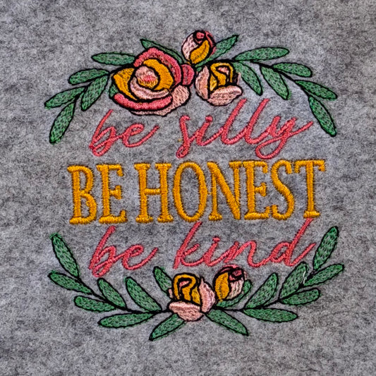 Mehrzwecktäschchen "silly, honest, kind"