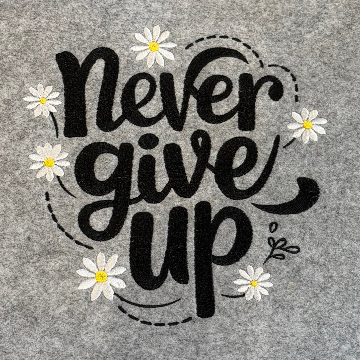 Filz Shopper "never give up"