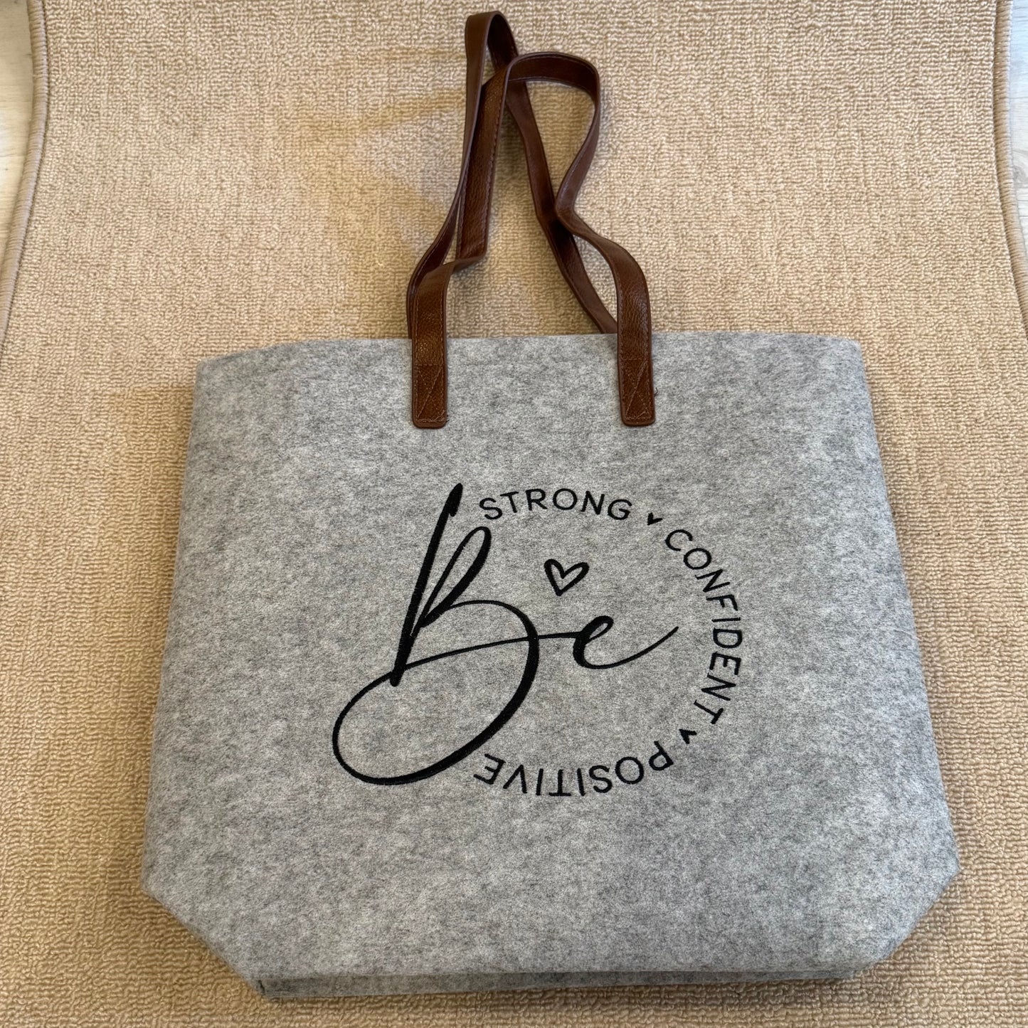 Filz Shopper "be strong confident positive"